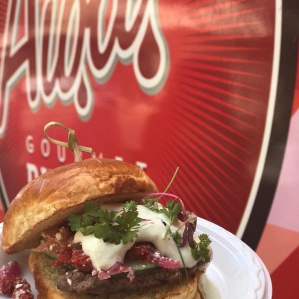 23559890_772057519645034_3965018931340265750_n